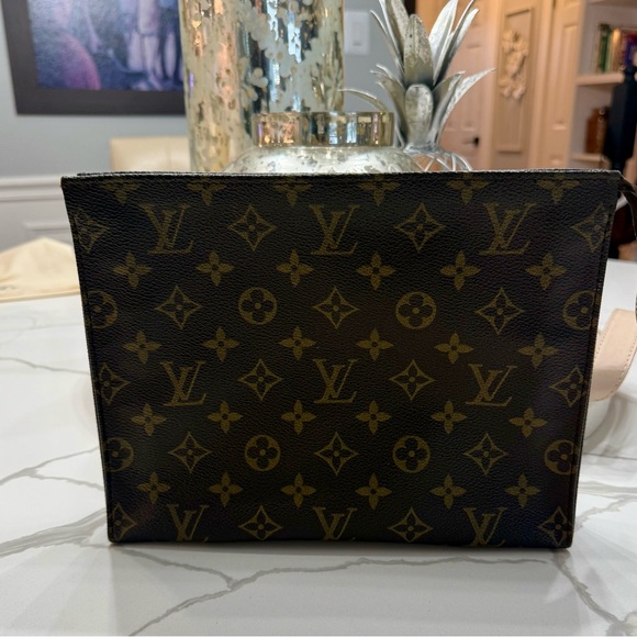 Louis Vuitton Brown Monogram Toiletry 26 Bag - Picture 2 of 7
